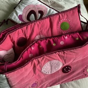 LAMBS & IVY DEEP PINK & WHITE BUTTERFLY THEMED PAD INSIDE/ OUTSIDE OF BED